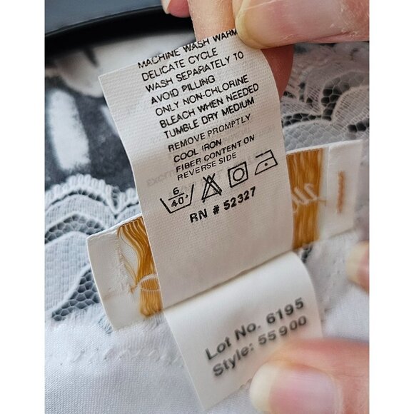 VTG NWT Barbizon White Satin Robe W/Lace Trim & Embroidered Detail READ Sz 1X - Picture 10 of 11